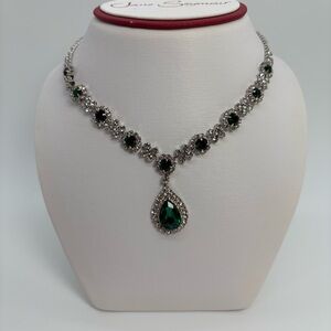 Emerald Green Teardrop Pendant Necklace - Women Jewelry